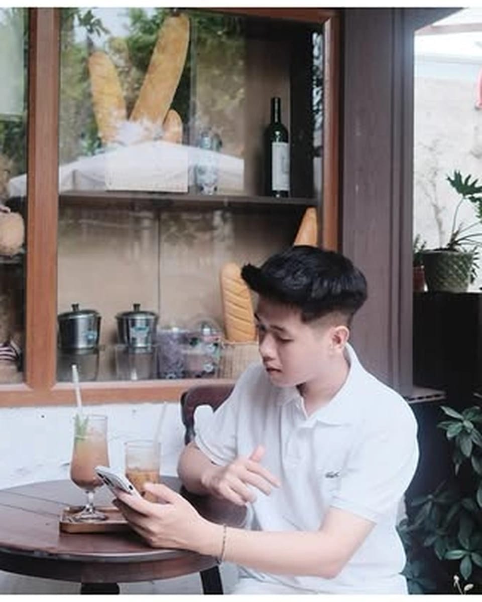 Cafe & Check-in
